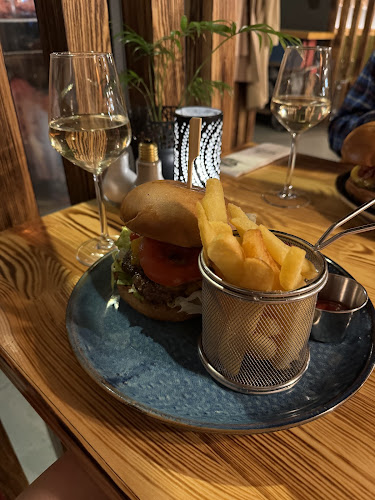 Comentarii opinii despre The Alchemist Grill & Cocktail