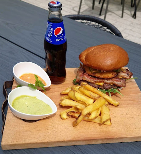 Kolejowa Pub & Bistro - Gastronomia