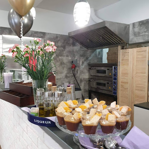 Andrzeja Sacharowa 83/A, 92-520 Łódź