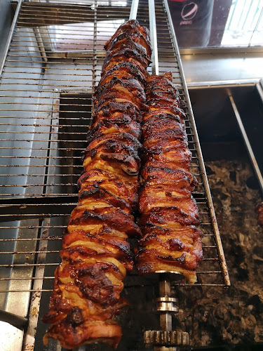 Karkówka w bułce & szaszłyk - Gastronomia