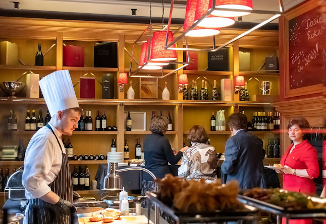 Aleja Niepodległości 737, 81-838 Sopot