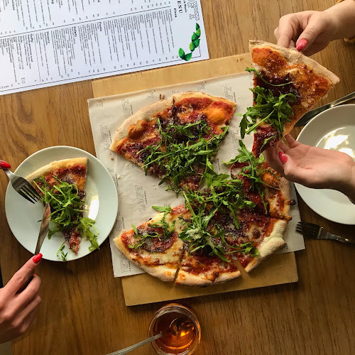 Opinii despre LOFT Food&Music în Grodzisk Mazowiecki - Gastronomia