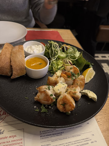 Opinii despre Paprykarz Fish Market în Sędziszów - Gastronomia