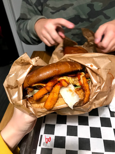 Comentarii opinii despre Tasty Beast Burger