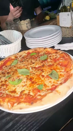 Artura Grottgera 3, 33-330 Nowy Sącz