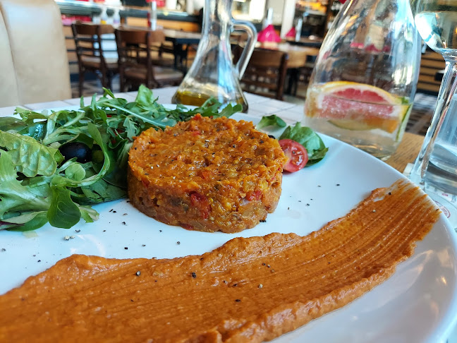 Paprykarz Fish Market - Gastronomia