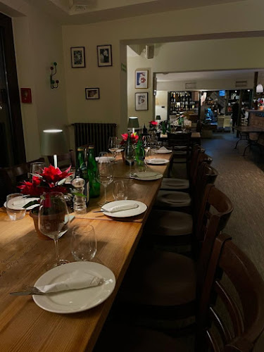 Opinii despre Mielżyński Burakowska - Wine Bar & Sklep z winem în Warszawa - Gastronomia