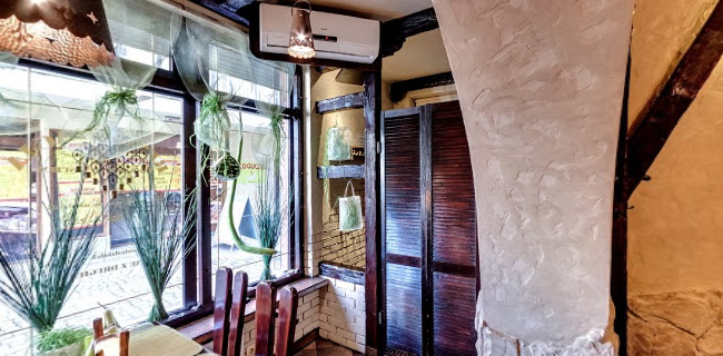 Restauracja: "Pod Złotym Liściem"