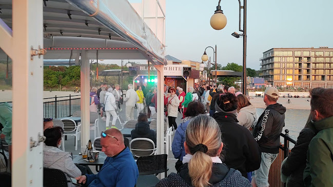Opinii despre Black & White Grill & Drink Bar în Międzyzdroje - Gastronomia