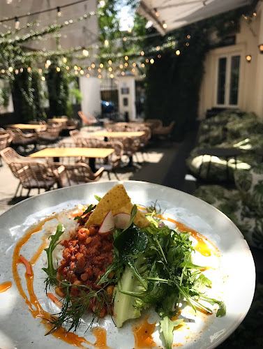 Przyjaciele Restauracja & Bar - Gastronomia