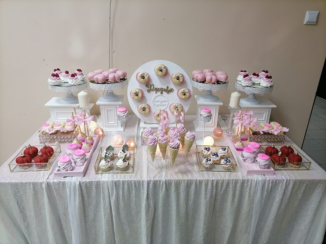 Dominika Z Wypiekami - pracownia tortów i ciast artystycznych - Gastronomia