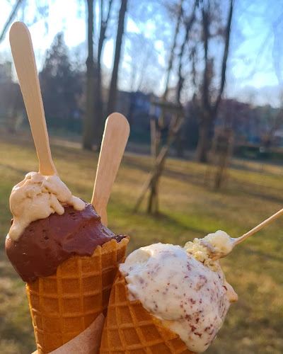 Kulka Targówek – lody rzemieślnicze, gofry, kawa.