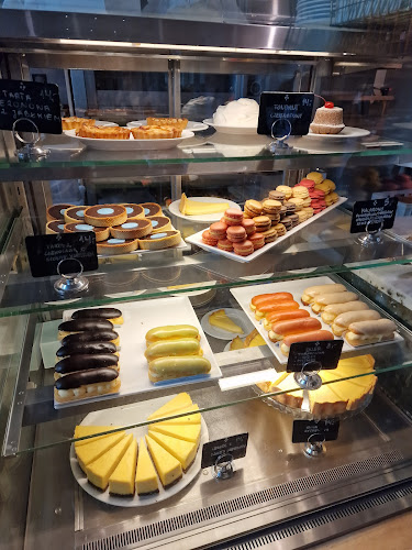 Centrum Bankowo Finansowe, Nowy Świat 6/12, 00-496 Warszawa