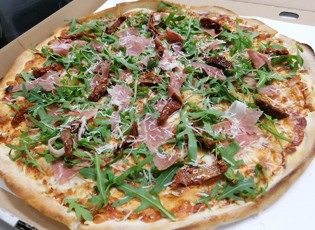 Bolmin-Wymysłów 1C, 26-060 Chęciny