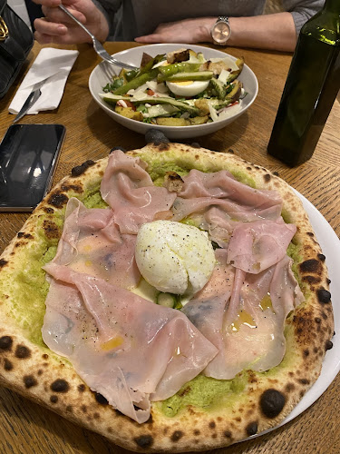 Topiel 12, 00-342 Warszawa