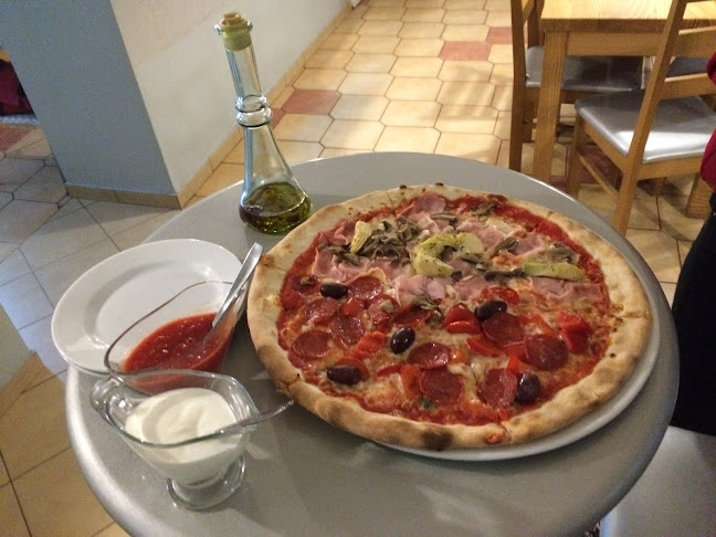 Szkolna 11, 22-460 Szczebrzeszyn