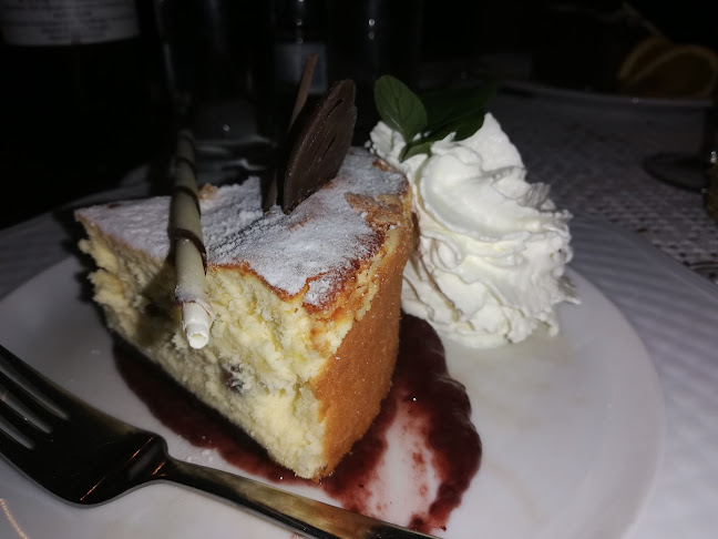 Wąski Dunaj 4/6/8, 00-256 Warszawa