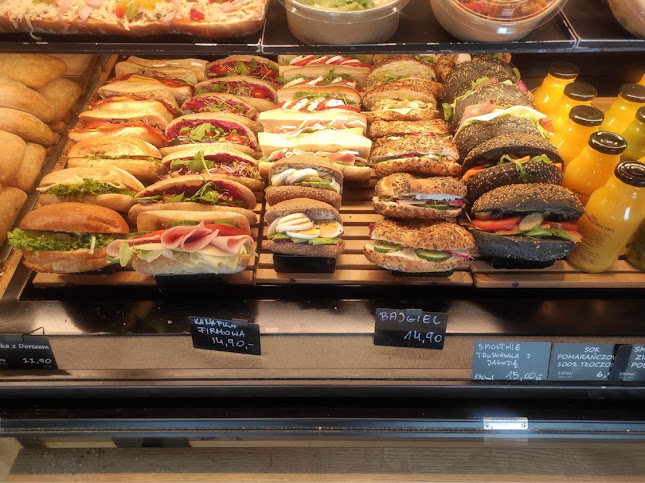 Comentarii opinii despre Piekarnia Bagietka (piekarnia, cukiernia, lodziarnia, bistro)