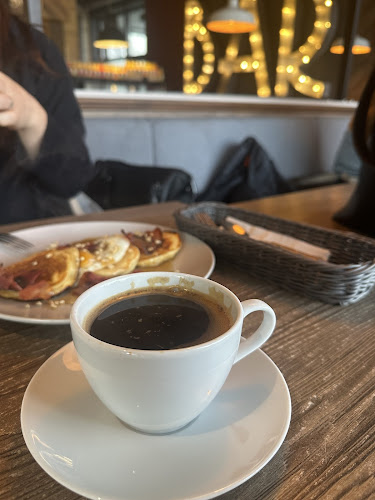 Różana Piekarnia Cukiernia Kawiarnia