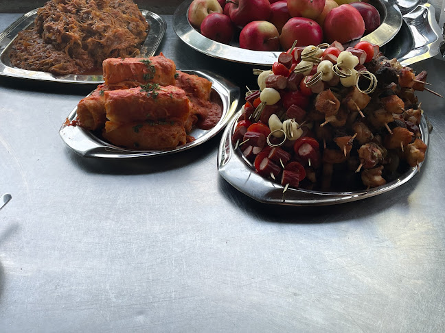 Best Catering Open Times