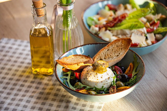 Aleja Najświętszej Maryi Panny 36/38, 42-200 Częstochowa