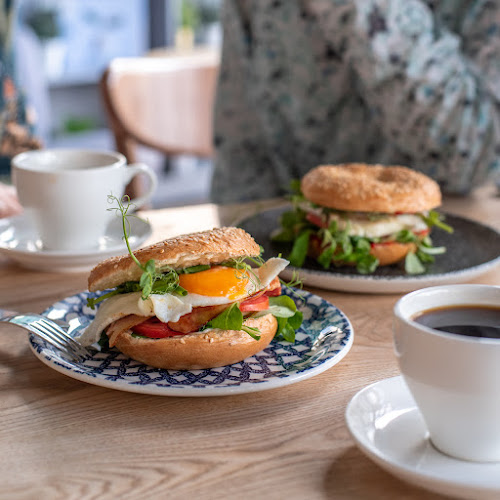 Al. Jerozolimskie 98, 00-807 Warszawa