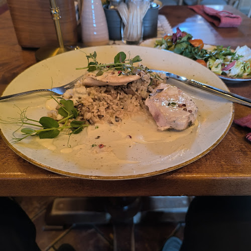 Malinowy Bzyk Restauracja - Gastronomia