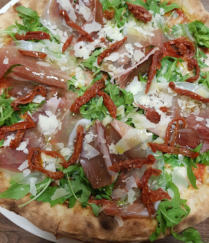 Pizzeria Stacholino Open Times