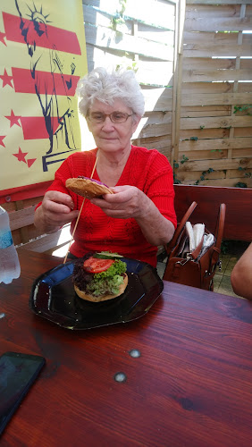 American Pizza & Burgers / Kurczak z rożna - Niechorze