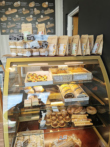 Grzybki, Piekarnia Cukiernia H.Cichowski