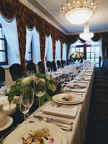 Opinii despre Zamek Gutów în Ostrów Wielkopolski - Gastronomia