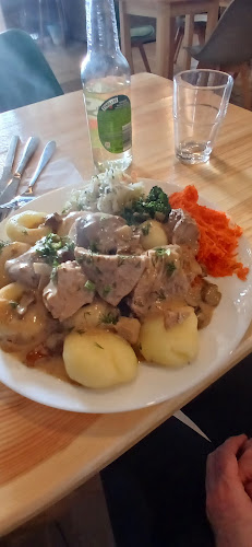 Bistro na Pięterku . Restauracja Kuchnia domowa Jedzenie na miejscu na wynos i z dostawą - Poznań