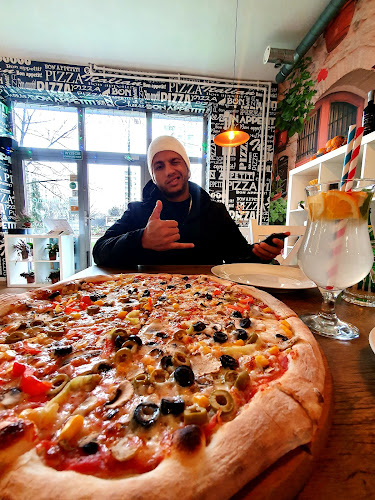 Indiry Gandhi 19, 02-776 Warszawa