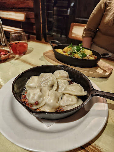 Rogata. Kuchnia lokalna. Kuchnia tradycyjna. Kuchnia beskidzka. Imprezy okolicznościowe.Rezerwacje firmowe.