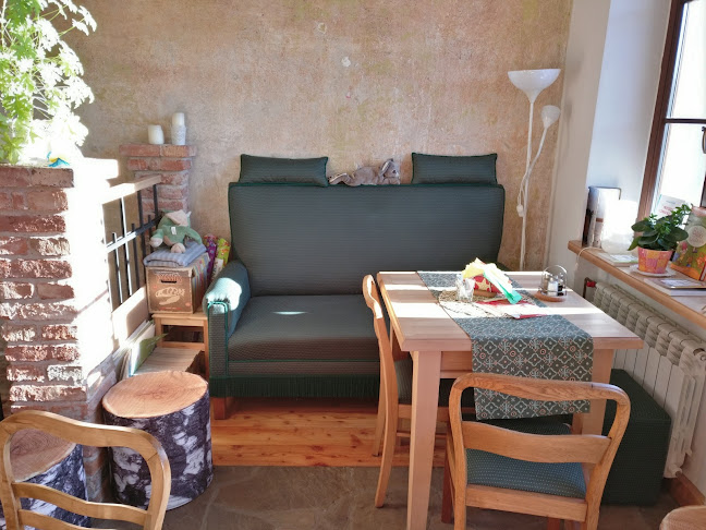 Comments and reviews of Księgarnia Cafe Club Między Wierszami