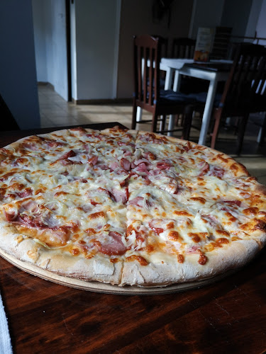 Comments and reviews of Rodeo Pizza