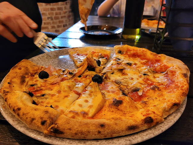 Pizzeria e Ristorante Italiano BELLA CIAO - Gastronomia