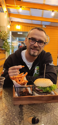 American Pizza & Burgers / Kurczak z rożna - Niechorze