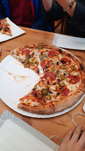 Opinii despre American Pizza & Burgers / Kurczak z rożna în Niechorze - Gastronomia