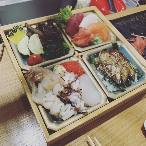 Opinii despre Izumi Japanese Grill & Street Food în Warszawa - Gastronomia