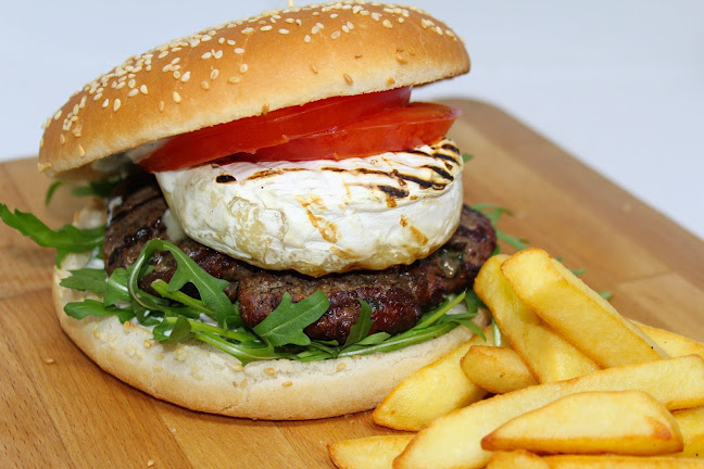 Restauracja: "Pod Złotym Liściem"