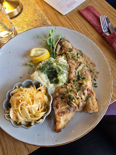 Malinowy Bzyk Restauracja