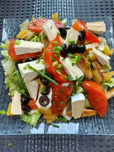 Restauracja Domu Pielgrzyma "W Sosnowym Gaju" Hotel Obiad Noclegi - Gastronomia