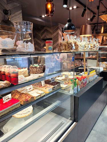 Opinii despre Piekarnia Cukiernia Wylenzek în Radzionków - Gastronomia