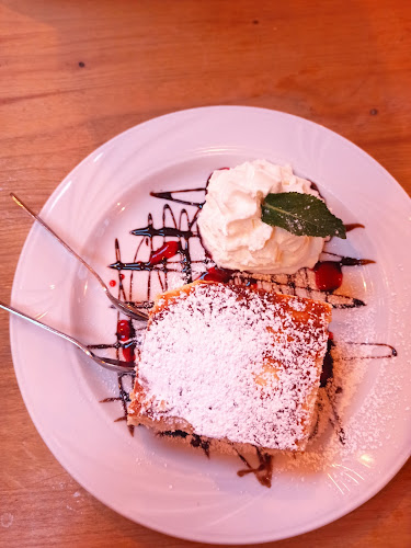 Krupówki 22b, 34-500 Zakopane