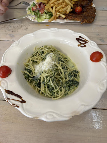 Rio Pizza & Restaurant - Gastronomia