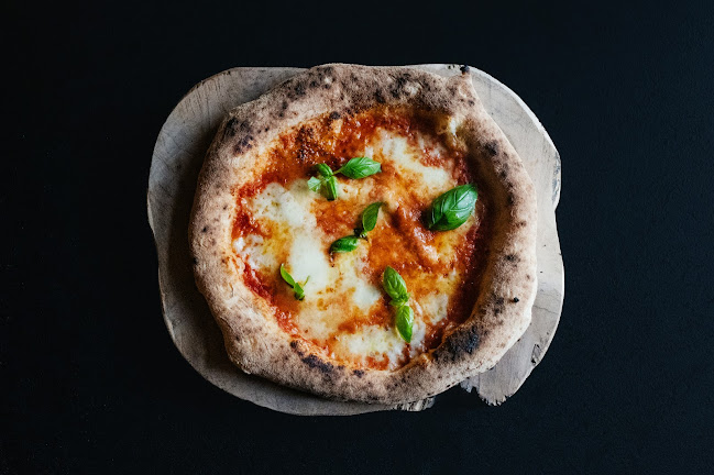 Głodna Małpa Pizza & Chill - Gastronomia