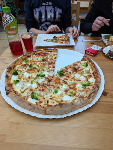 Opinii despre American Pizza & Burgers / Kurczak z rożna în Niechorze - Gastronomia