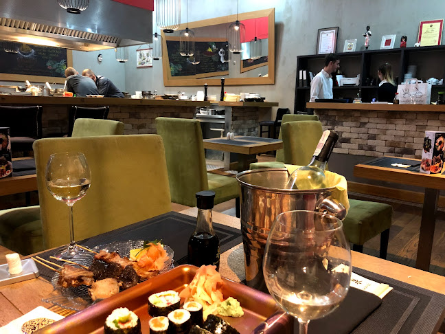 Opinii despre Izumi Japanese Grill & Street Food în Warszawa - Gastronomia