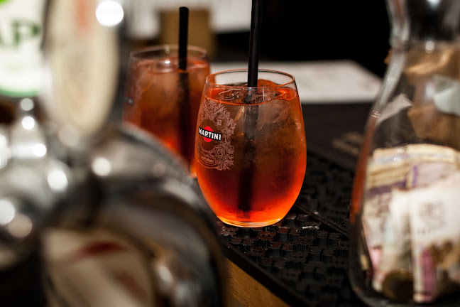 Al. 3 Maja 16/18A, 00-090 Warszawa